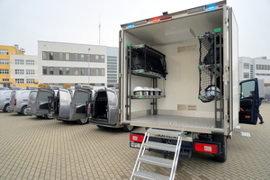 Zabudowa mobilnego centrum dowodzenia na pojeździe mercedes-Benz Sprinter