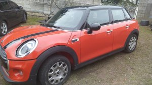 odzyskany mini cooper