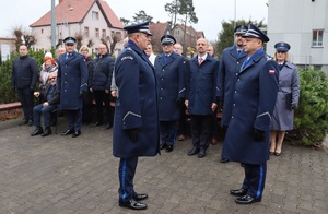 Złożenie meldunku o rozpoczęciu uroczystego apelu przez dowódcę uroczystości