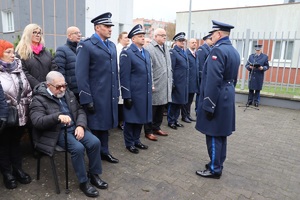 Złożenie meldunku Zastępcy Komendanta Wojewódzkiego Policji w Bydgoszczy inspektorowi Jackowi Witas o zakończeniu uroczystej zbiórki.