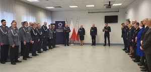 Uroczysty apel w sali konferencyjnej Komendy powiatowej Policji w Sępólnie Krajeńskim z okazji zdania i powierzenia obowiązków na stanowisku Komendanta Powiatowego Policji w Sępólnie Krajeńskim