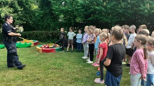 Pogadanka policjantów w Szkole Podstawowej w Wiśniewie