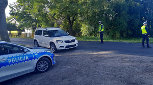 Policjanci w trakcie działań trzeźwy poranek