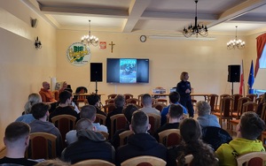 Spotkanie policjantek z uczniami w Centrum Kształcenia Ustawicznego i Zawodowego w Więcborku.